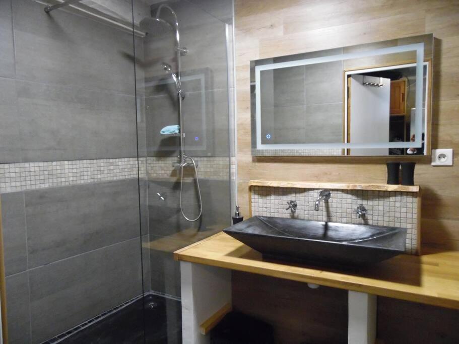 Paisible Maison Dans Les Pyrenees Fontpédrouse エクステリア 写真