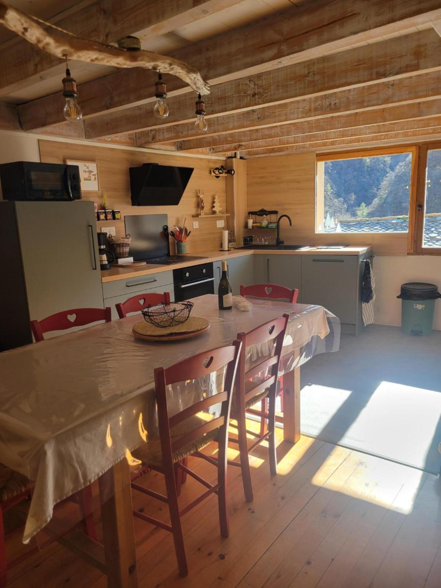 Paisible Maison Dans Les Pyrenees Fontpédrouse エクステリア 写真